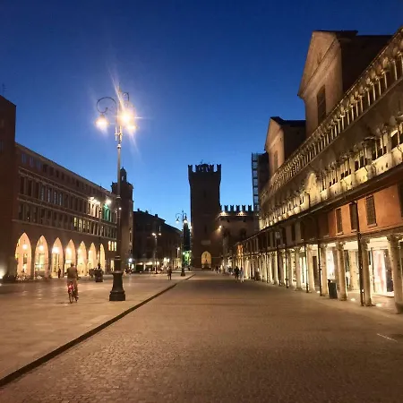 Dietro Le Volte * Ferrara