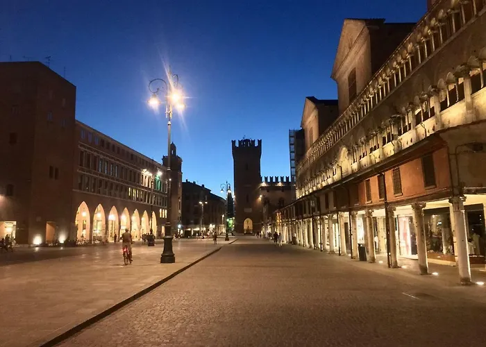 Dietro Le Volte * Ferrara